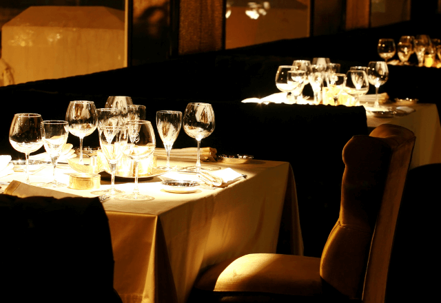 高級ディナーに誘われるも…妻「予約されてなかったんだけど」夫「そりゃそうだろ（笑）」直後⇒夫が【明かした計画】に絶句