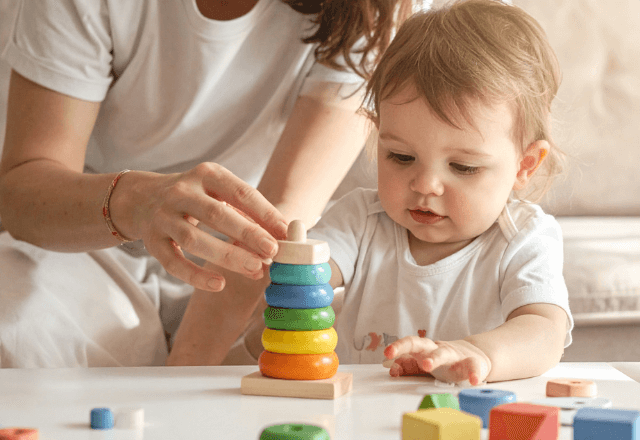 保育士が教える！赤ちゃんの成長を促すおもちゃ選びのコツ