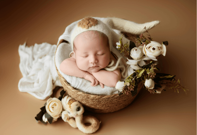 新生児との遊び方は？成長を促すスキンシップとコツ