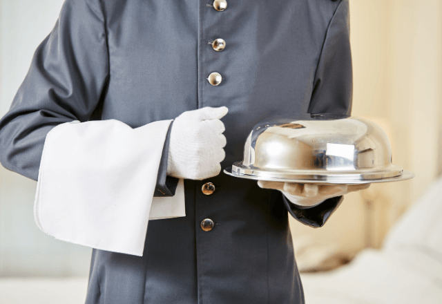 高級レストランで…俺が“オーナー”だと知らない店員「貧乏人は帰れ（笑）」⇒お望み通り、そのまま帰った結果