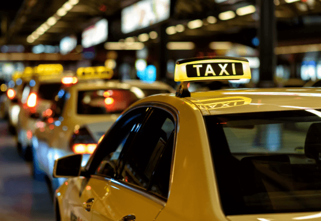 不審な高額請求をするタクシー運転手に「ここで降りろ」と脅された私。しかし⇒【ある一言】で態度が一変…！？
