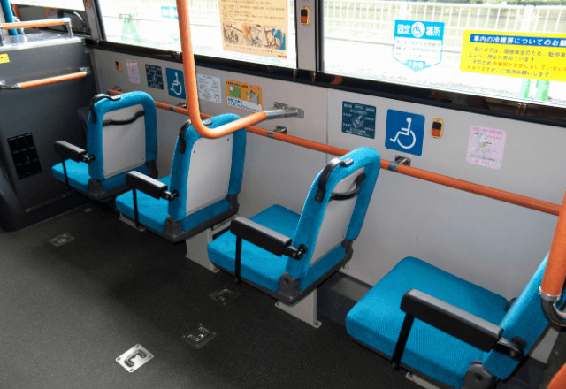 バスで…「妊婦とか関係ない！」優先席を奪う男。だが後日⇒「夫です」紹介された人物に「嘘でしょ…」