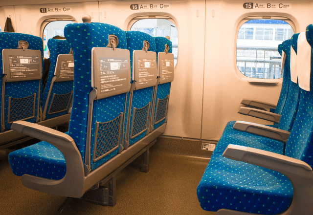 新幹線で…私「そこ私の席…」先客「え、私もです」切符を見せ合った結果⇒車掌「実は…」頭を抱えた真相とは…