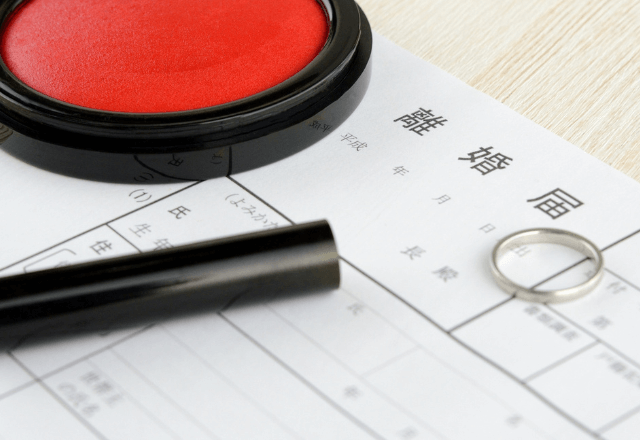 勝手に同居する義両親「嫌なら離婚（笑）」嫁「じゃあ離婚届に記入よろしく」⇒タワマンから追い出した結果