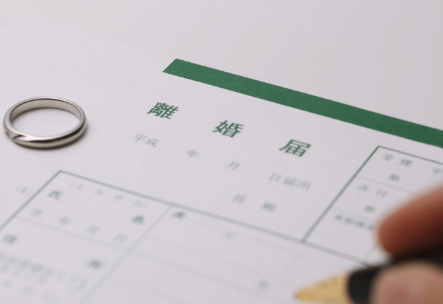 離婚後…連れ子「早くオバサンは出てけ（笑）」私「ここ私の家だけど？」⇒母親と認めない連れ子と夫を追い出した結果