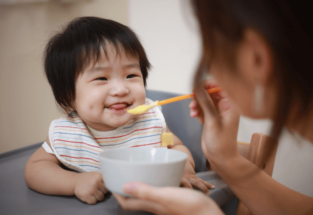 幼児食の目安量はどのくらい？味付けの工夫やポイントを分かりやすくご紹介！