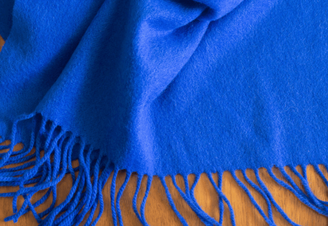 電車で…母から譲り受けたマフラーを紛失。諦めかけた5日目⇒職員「ありました！」明かされた【真相】に涙…