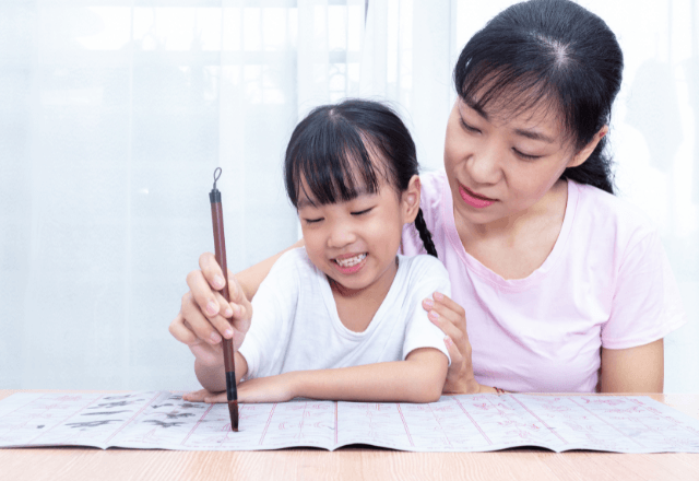 何歳から始めるのがベスト？おやこで選ぶ書道教室の基本