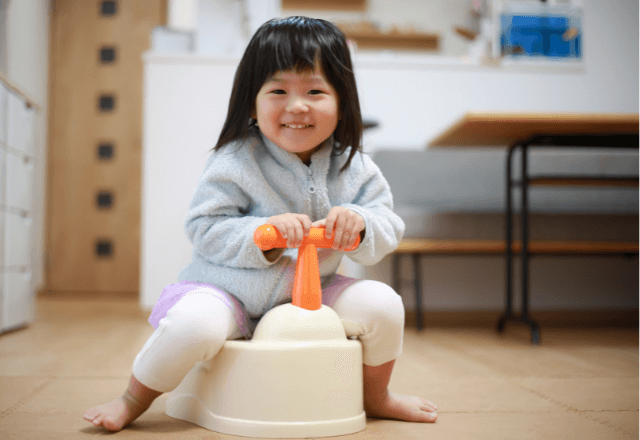 女の子のトイレトレーニングを成功させよう！楽しく進める準備とコツ