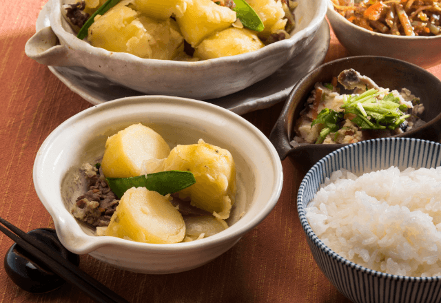 親戚の前で…”嫁の分だけ”食事を用意しない義母「家族の分しか無いの」しかし⇒嫁が放った【一言】に全員「え」