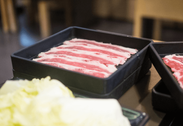 しゃぶしゃぶ食べ放題で…「お肉が全然来ないんですが…」店員に確認した結果⇒「退店願います」その理由に絶句…