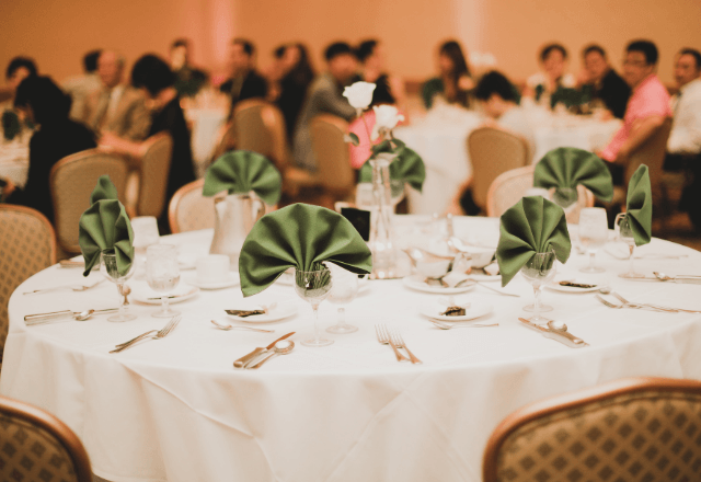 結婚式当日…両親が「アンタの式なんか行きませーん（笑）」とドタキャンしたので【月20万の仕送り】をやめた結果