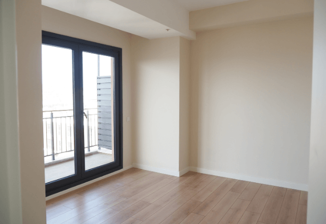 物件探し中…多忙のため“内見なし”で部屋を即決。だが入居直前⇒「あの…」担当者の連絡に「入居やめます」