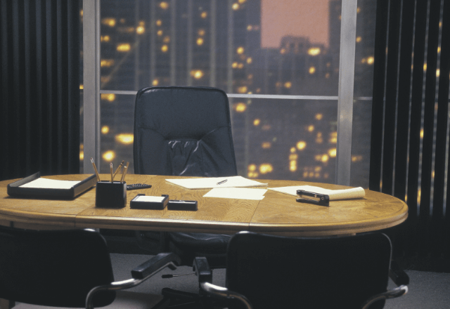 同窓会で…「貧乏人は帰れ（笑）」私を見下す同級生。しかし営業先で⇒【社長席に座る人物】を見た瞬間、崩れ落ちて―！？