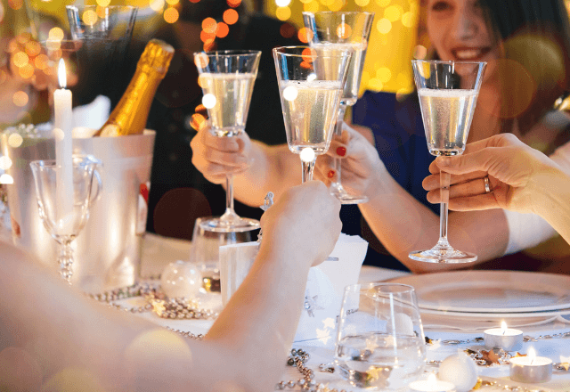 学生時代”芋女”とイジメて来た同級生と再会…しかし⇒「知らなかったの？」〈私の正体〉を知って顔面蒼白に！？