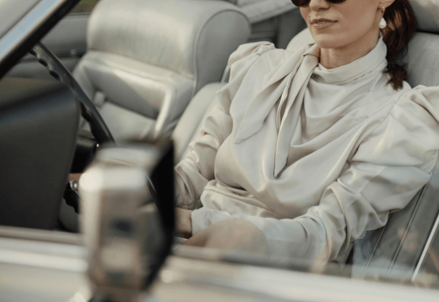 夫「稼げない妻（笑）今すぐ出てけ役立たず！」妻「はーい」直後⇒妻が“高級車”に乗って出ていった結果