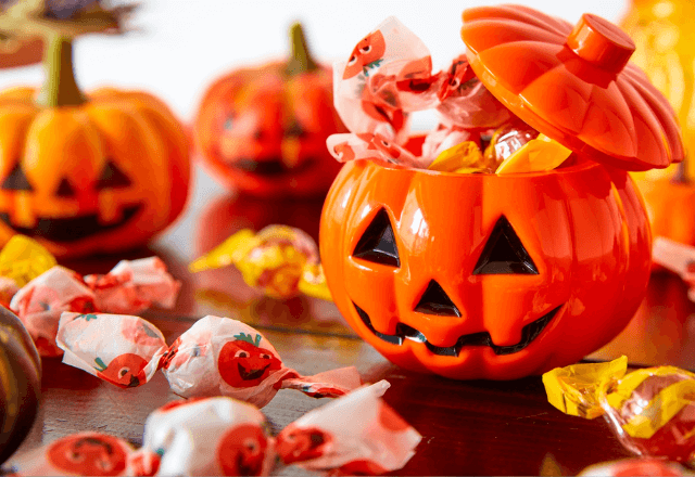 ハロウィンのお菓子配りの興味深い背景とその由来