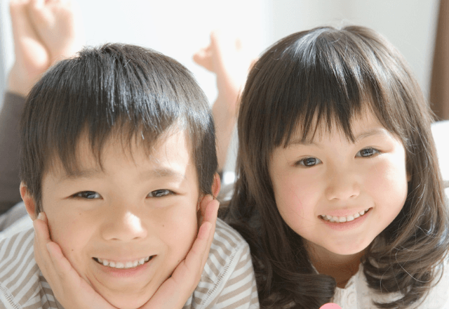 上の子の赤ちゃん返りにはコレ！下の子が寝たあとの“5分の贔屓”で心を満たす魔法の習慣