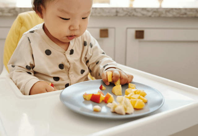 子ども「遊び食べ」を改善！原因を解明し対策を提案