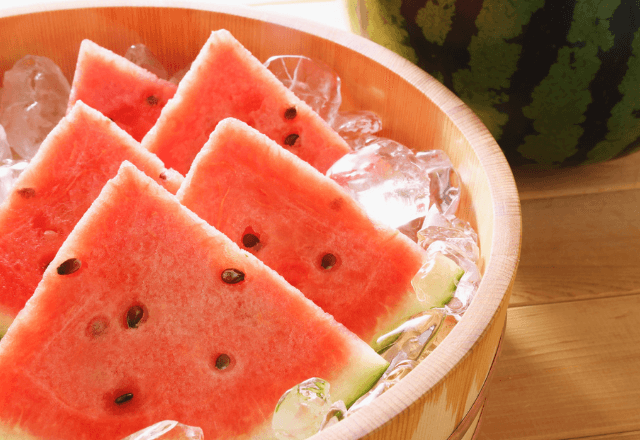 夏の風物詩！子どもに話したいスイカに含まれる栄養成分について