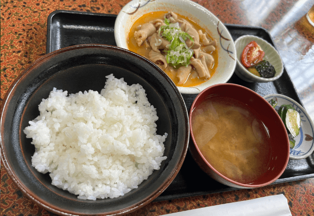 「妻の分、大盛りで（笑）」勝手に注文変更する夫。注意した結果⇒夫「店員さん、この人…」その一言に「は？」