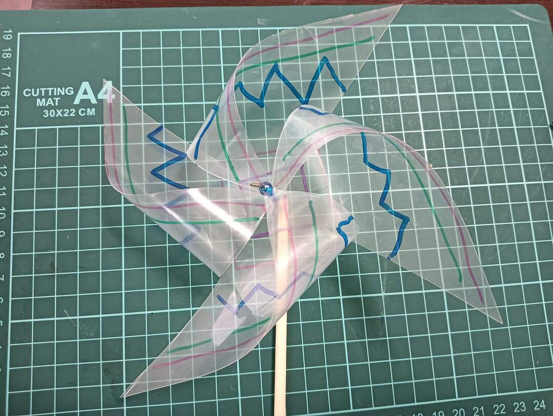 初夏の風を感じる：おやこで作る風車