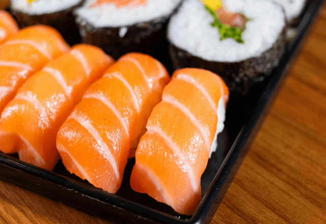 店前で座り込む”ぼろぼろの少女”…店主が寿司をご馳走した結果⇒少女の父親「慰謝料300万円払え」店主「え…？」