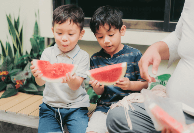 夏バテに負けない！子どもの元気を支える旬の果物5選