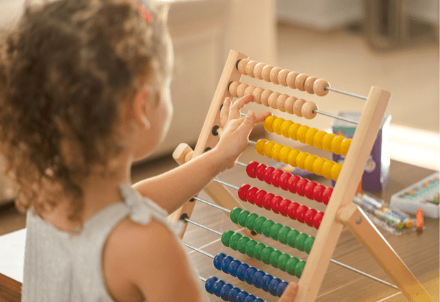 遊びながら算数に強くなる！100玉そろばんの活用法