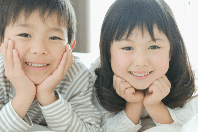 目立ちたがりな子どもの個性を伸ばす褒め方・支え方