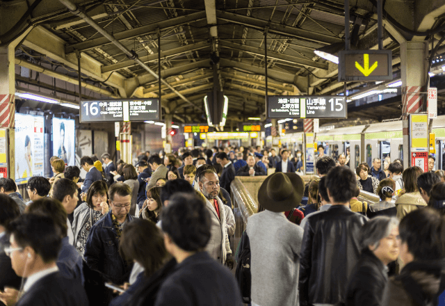 満員電車で…子連れの女性が乗車。だが直後『ぎゃー！！』子どもの”叫び声”が響き渡り――！？