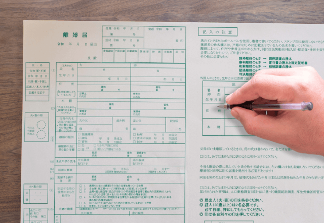 夫が「誰の稼ぎで飯食えてると思ってんだ！」と言うのでお望み通り”熟年離婚”した結果…