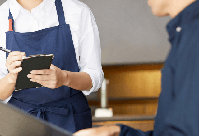 ファミレスで…『えっこれお金払うんですか？』食事後、レジで突き付けられた“まさかの請求”。その理由に絶句…