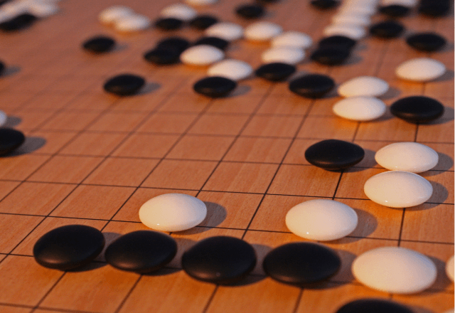 子どもの習い事に囲碁はいかが？メリットや教室選び、自宅での学習法を解説