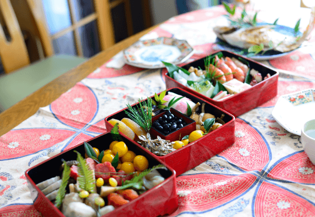 帰省中…私「お箸がないんですが」義母「あら、ごめん」だが帰宅時⇒妻「あれね…」明かされた真相に絶句…