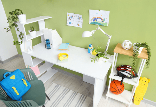 子ども部屋の学習机はどこに置く？居心地のよい空間づくりのコツ