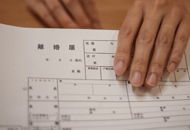 夫「お前のせいで浮気した！妻失格（笑）」妻「じゃあ離婚で」後日⇒〈思わぬ天罰〉に…夫「ちょっと待って」