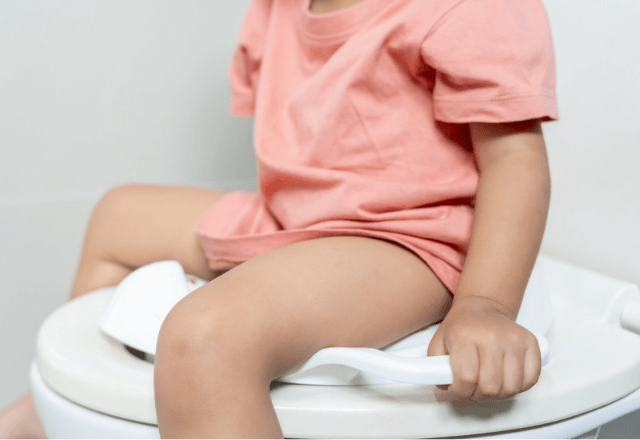 「子どもがなかなかトイレでうんちができない」と心配するあなたへ｜保育士がアドバイスする、排便習慣づくりの工夫