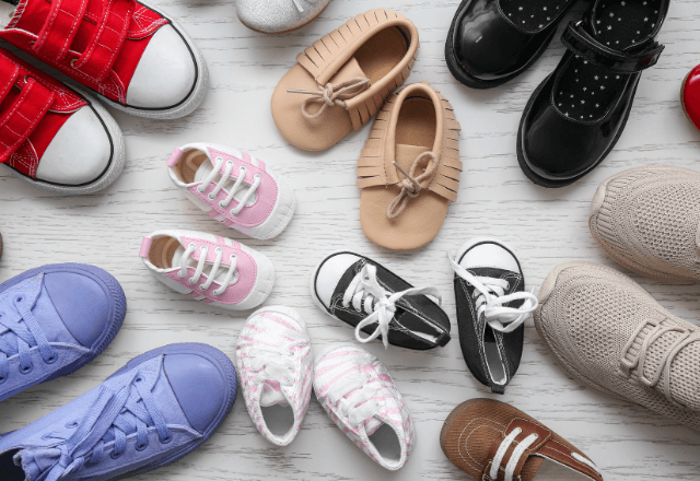 玄関すっきり！身近なモノで叶う子ども靴の収納術とサイズアウト後の活用法