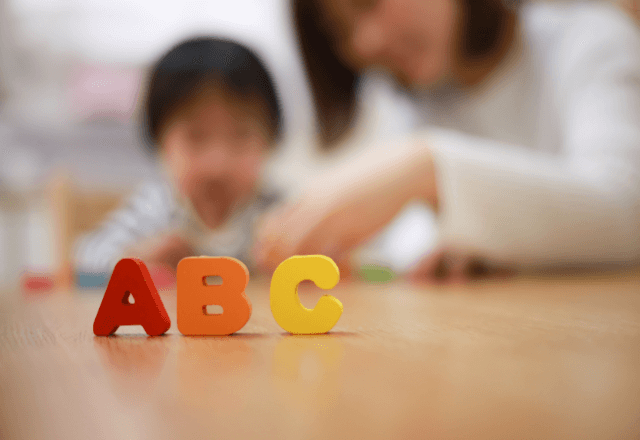 幼児期からの英語学習！教室を始める時期・費用・選び方ガイド