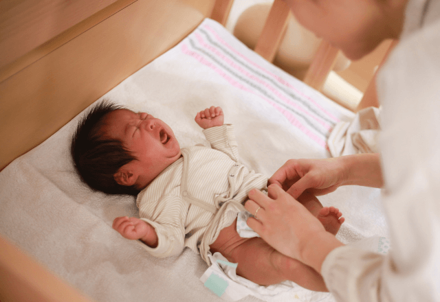 赤ちゃんの肌を守る！うんちのときのおむつ替えと肌ケアのコツ