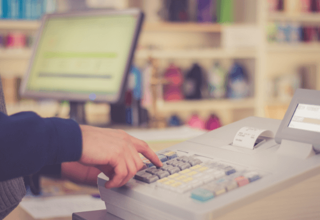 【後編】「おつりが間違ってますよ」スーパーで”レジのミス”を注意した直後→店員の【まさかの対応】に騒然