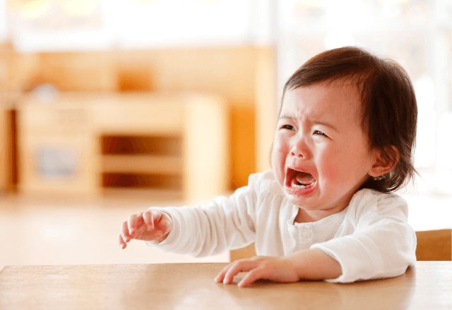 赤ちゃんの人見知り：始まりから対策まで徹底解説！