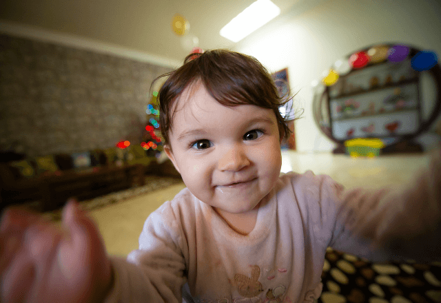 1歳児の好奇心を刺激！成長を促す楽しい遊び方とアイデア