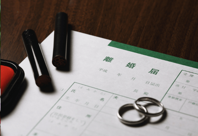 女だから“慰謝料貰える”と思ってる妻「飽きたから浮気した（笑）離婚ね！」⇒お望み通り、即離婚した結果…