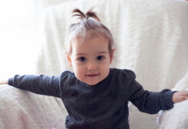 できることが急増！1歳半の特徴と、言葉・手先を育てる「室内＆公園遊び」のポイント