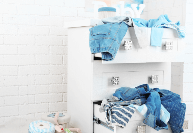 カラーボックスで解決！ベビー服の賢い収納術とアイデアまとめ