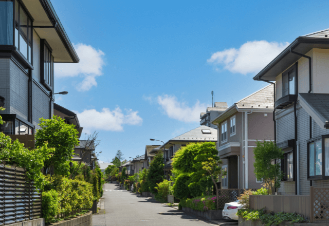 突如、訪ねてきた隣人「うちの庭見てくださいよ」次の瞬間→想像を絶する”光景”に「え！？嘘でしょ…？」