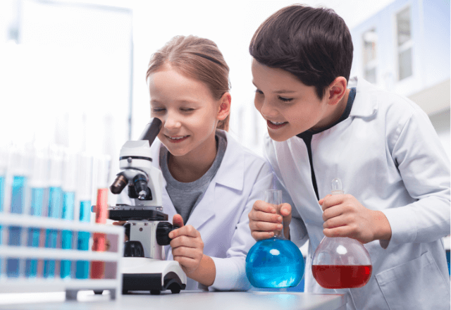 理系脳の子どもの特徴は？遊びから伸ばす論理的思考力の育て方