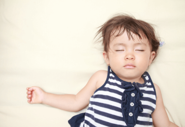 1歳の子どもをスムーズに寝かしつける方法とおすすめアイテム